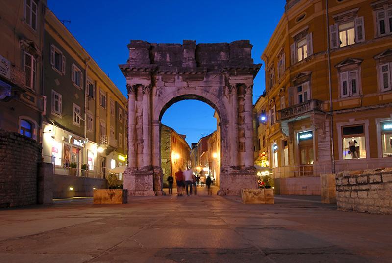 Apartament Old Town Uspon Pula Zewnętrze zdjęcie